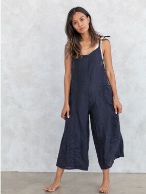 ITALIA LINEN JUMPSUIT
Size OS